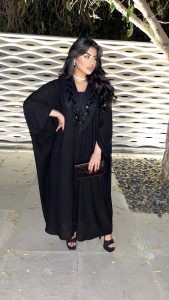 ⁦Black Crystals & Gloves⁩ - الصورة ⁦3⁩