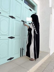 ⁦Black & Whit Bisht⁩ - الصورة ⁦3⁩