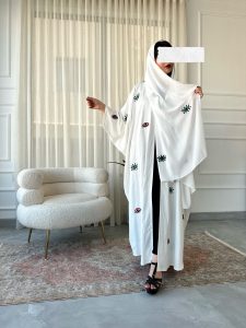 ⁦White Abaya⁩ - الصورة ⁦2⁩