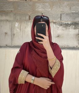 ⁦Maroon Glitter⁩ - الصورة ⁦2⁩