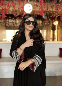 ⁦Maroon & Pearls⁩ - الصورة ⁦3⁩