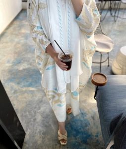 ⁦Off White & Blue⁩ - الصورة ⁦3⁩