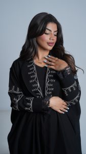 ⁦Lace details⁩ - الصورة ⁦2⁩