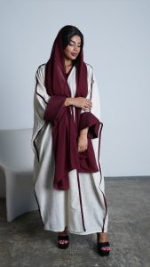 ⁦Off White & Maroon⁩ - الصورة ⁦3⁩