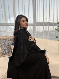 ⁦Swarovski & feather⁩ - الصورة ⁦5⁩
