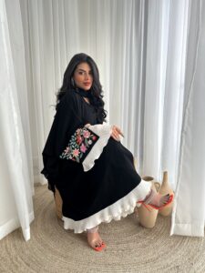 ⁦Orange & white touches⁩ - الصورة ⁦2⁩