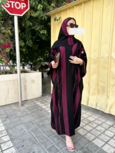 ⁦Black & Maroon⁩ - الصورة ⁦2⁩