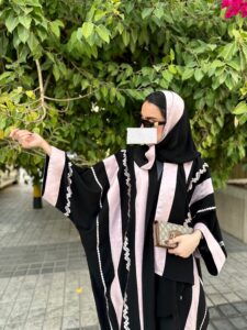 ⁦Black & baby pink⁩ - الصورة ⁦3⁩