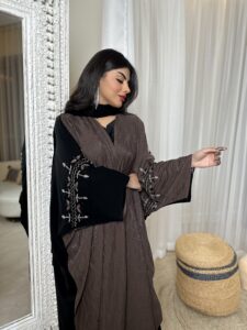 ⁦Black and dark nude⁩ - الصورة ⁦3⁩