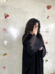 ⁦Black Flowers⁩ - الصورة ⁦5⁩