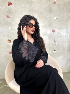 ⁦Black Flowers⁩ - الصورة ⁦3⁩