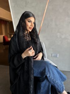 ⁦Black Abaya - Lace⁩ - الصورة ⁦2⁩