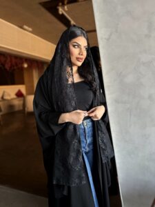 ⁦Black Abaya - Lace⁩ - الصورة ⁦3⁩