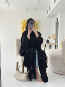 ⁦Black Floral⁩ - الصورة ⁦3⁩