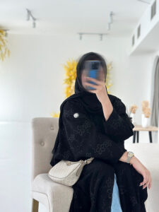 ⁦Black Floral⁩ - الصورة ⁦5⁩