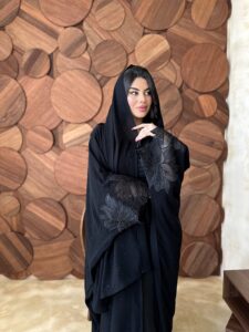 ⁦Black Flowers & Glitters⁩ - الصورة ⁦4⁩