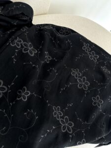 ⁦Black Floral⁩ - الصورة ⁦2⁩