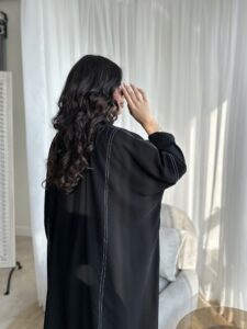 ⁦White Threads⁩ - الصورة ⁦2⁩