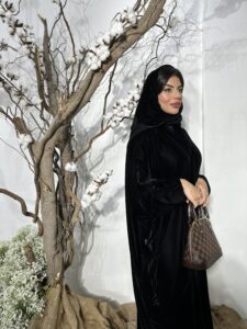 ⁦Jet Black Velvet⁩ - الصورة ⁦2⁩