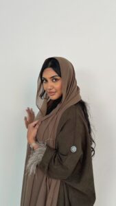 ⁦Olive Feathers⁩ - الصورة ⁦5⁩