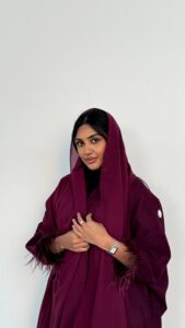 ⁦Burgundy Feathers⁩ - الصورة ⁦3⁩