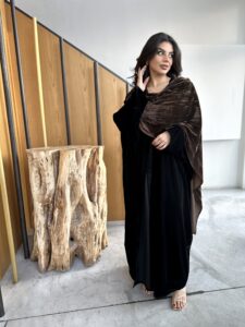 ⁦Brown scarf⁩ - الصورة ⁦4⁩