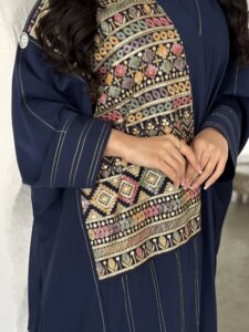 ⁦Golden Threads⁩ - الصورة ⁦3⁩