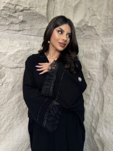 ⁦Lace & Black Stones⁩ - الصورة ⁦4⁩