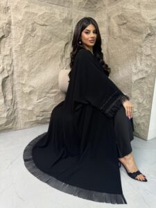 ⁦Lace & Black Stones⁩ - الصورة ⁦2⁩