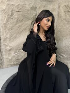 ⁦Lace & Black Stones⁩ - الصورة ⁦3⁩