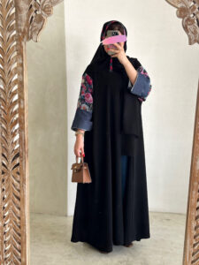 ⁦Denim Flowers⁩ - الصورة ⁦3⁩