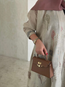 ⁦Dirty Beige⁩ - الصورة ⁦3⁩