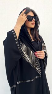 Nude Lines Bisht