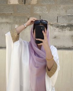 ⁦White Glitter⁩ - الصورة ⁦3⁩