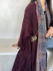 ⁦Glossy Maroon⁩ - الصورة ⁦3⁩