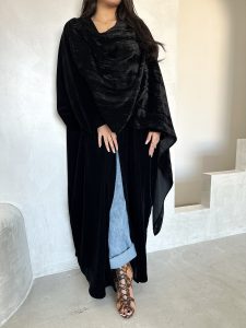 ⁦Black Scarf⁩ - الصورة ⁦2⁩